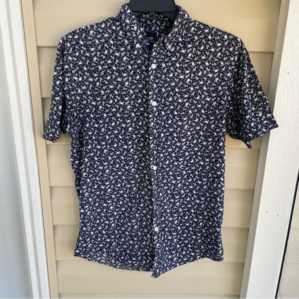 Dockers blue white print button up collared shirt EUC Small